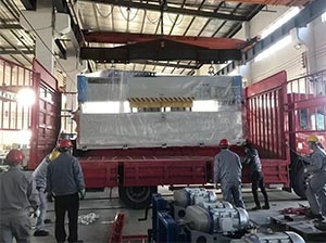 客戶定制款，2米雙頭數(shù)控銑邊機(jī)發(fā)貨！