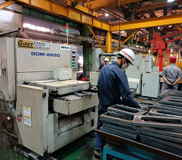 切割掛渣去除機(jī)：高效清理掛渣浮銹，解放人工